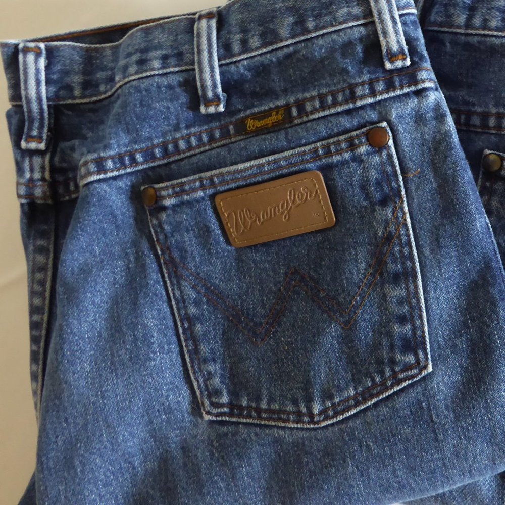 WRANGLER MENS JEANS 36 x 36 JEANS MEDIUM WASH (PRE-OWNED)